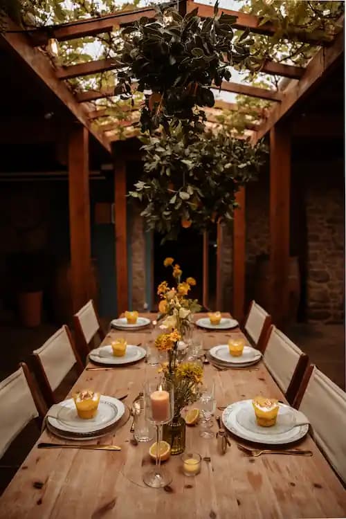 Salle de réception décorée sur le thème Dolce Vita, Domaine des Colombes à Guérande