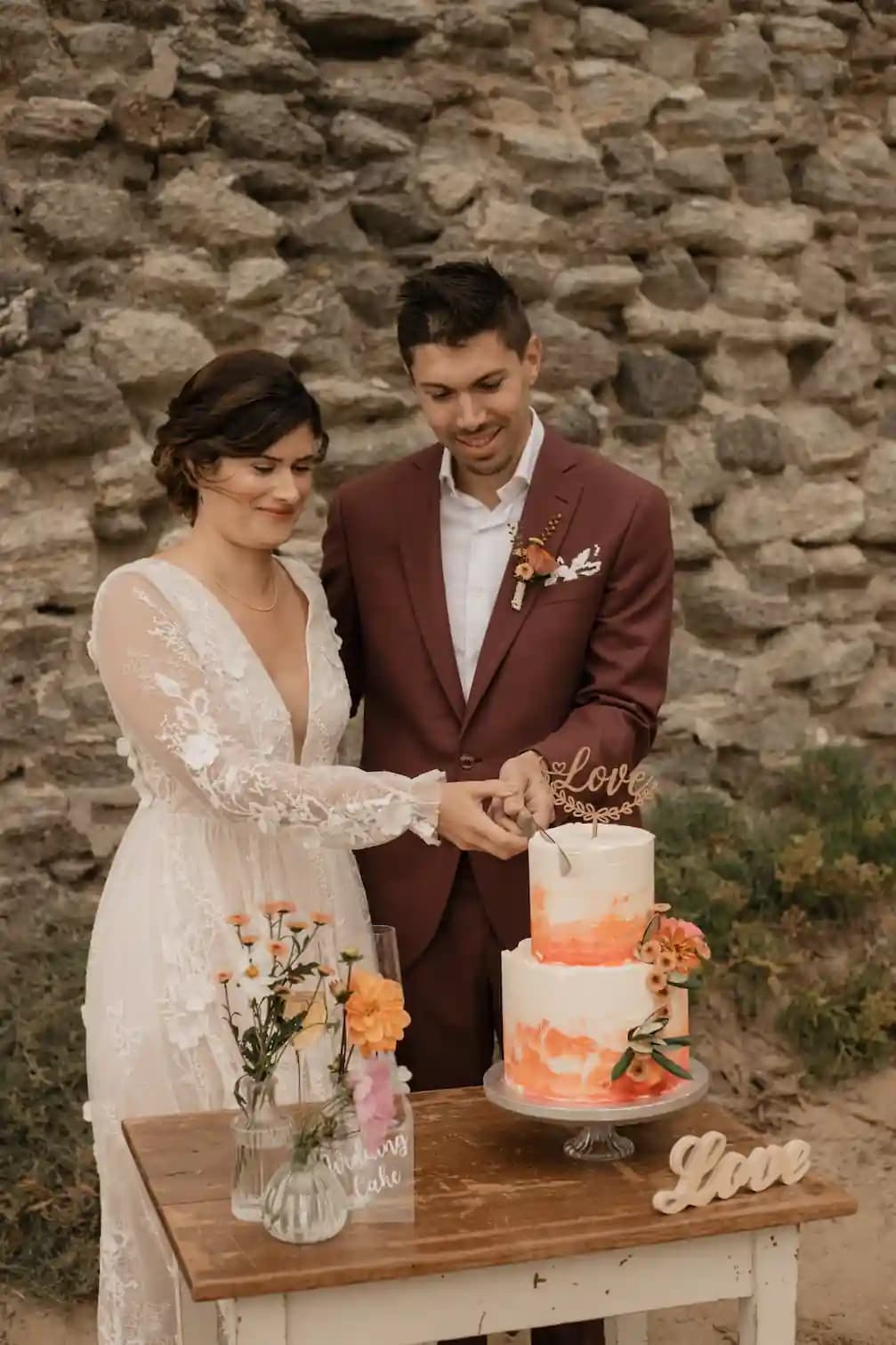 C’est le moment de déguster votre délicieux gâteau de mariage